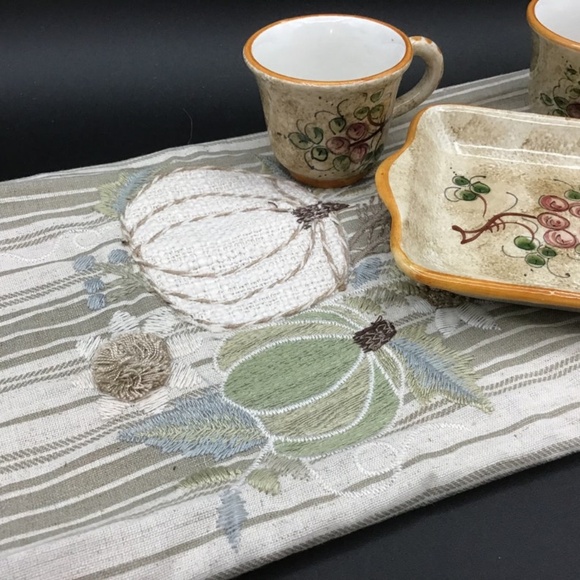 Set of 2 Italian espresso coffee cups and Tray w beautiful Pier One Tea Towel - Picture 5 of 9